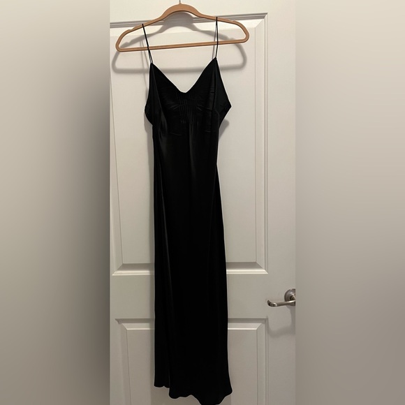100% silk slip dress with adjustable shoulder straps - Picture 4 of 5